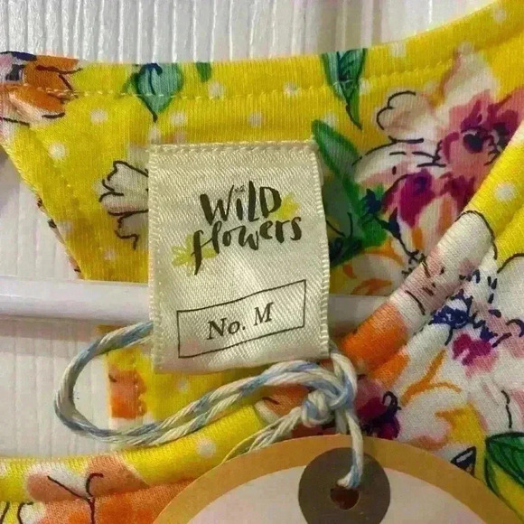 NWT wild flower clothing co. Women’s size Medium- yellow/pink floral pattern. - Picture 3 of 8